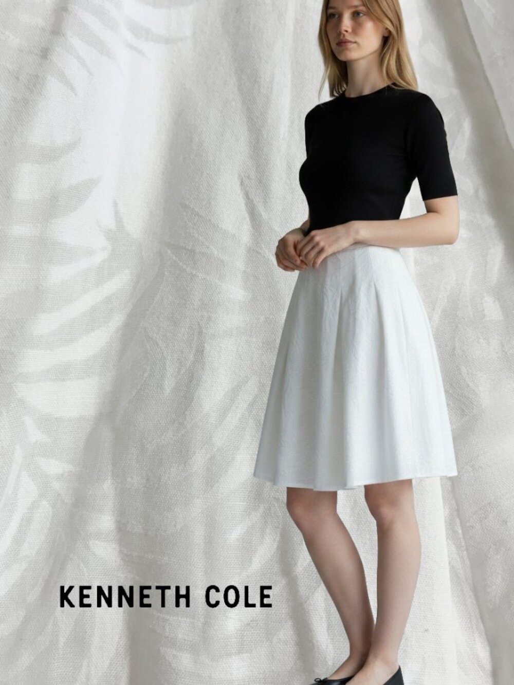 Kenneith cole White flat pleated Tailored fit, skirt Size 8